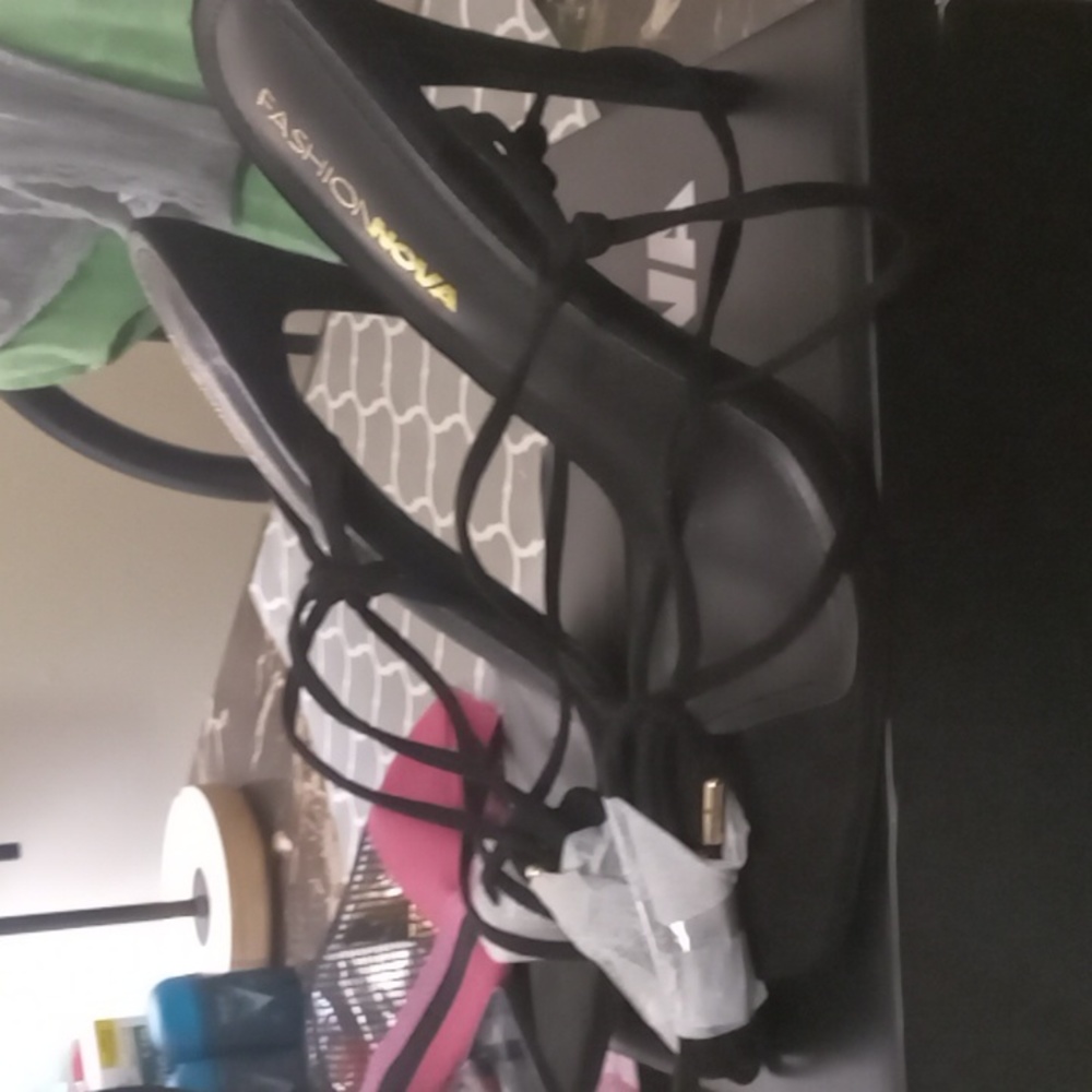 Stringed heel shoes - Picture 3 of 8